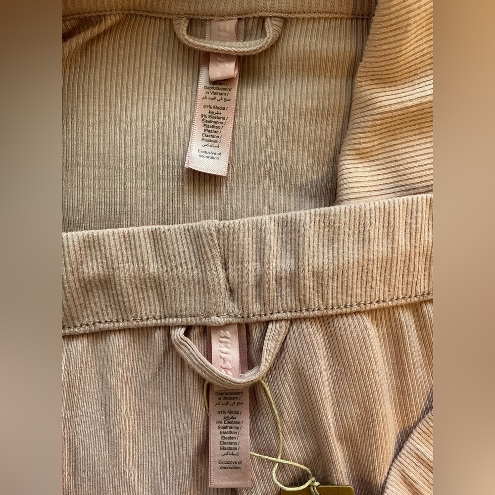 SKIMS Soft Lounge Short Sleep Set | Morganite | Size M - Picture 8 of 10